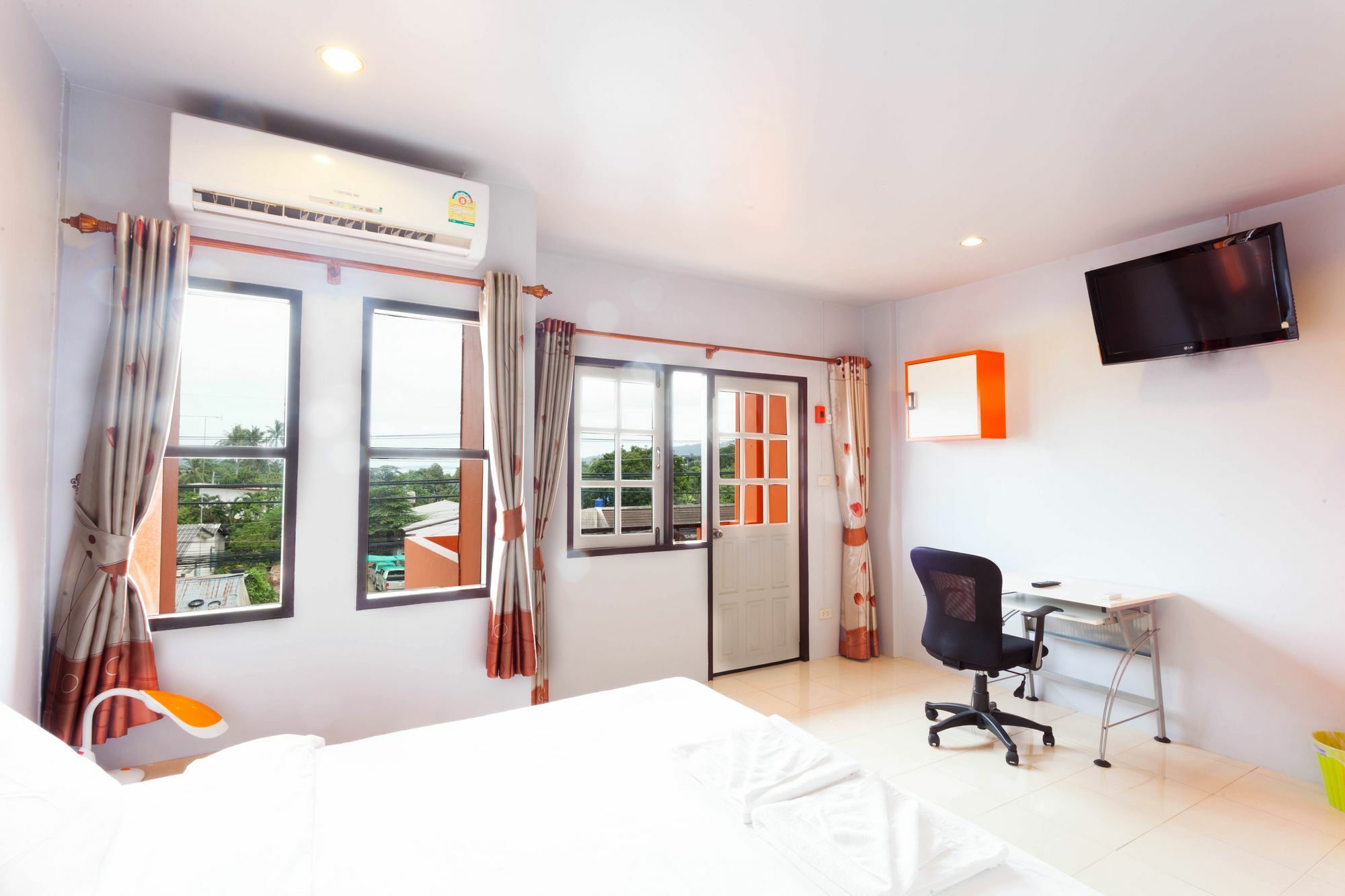 Rawai Luna Guesthouse And Travel מראה חיצוני תמונה