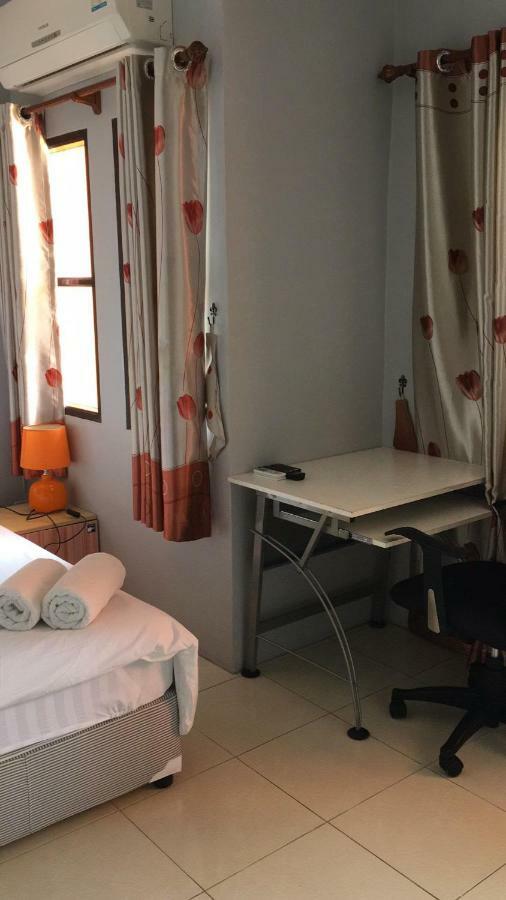 Rawai Luna Guesthouse And Travel מראה חיצוני תמונה