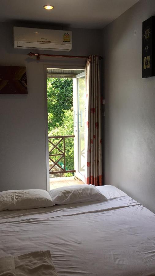 Rawai Luna Guesthouse And Travel מראה חיצוני תמונה